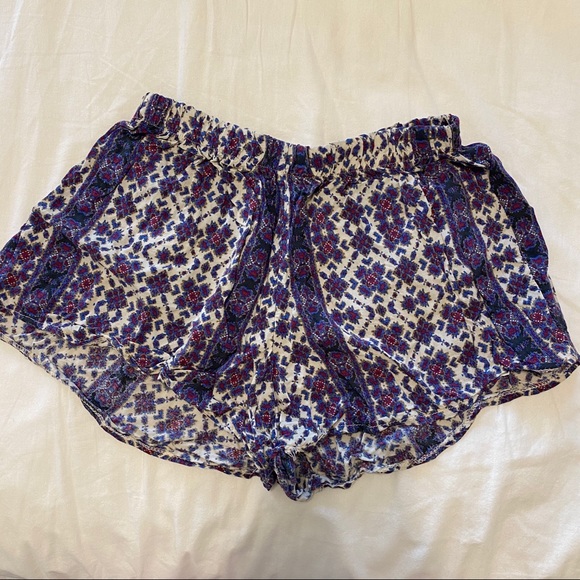 Brandy Melville Pants - Brandy Melville | Printed Flowy Shorts